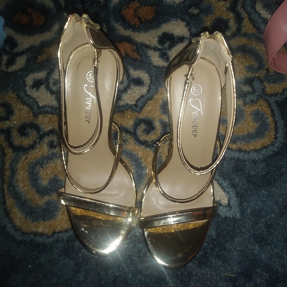 Forever Gold Heels - Picture 2 of 6